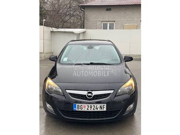 Opel Astra J 1.7 cdti COSMO