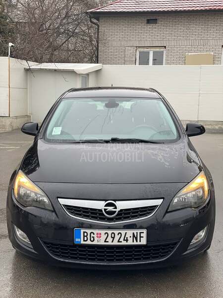 Opel Astra J 1.7 cdti COSMO