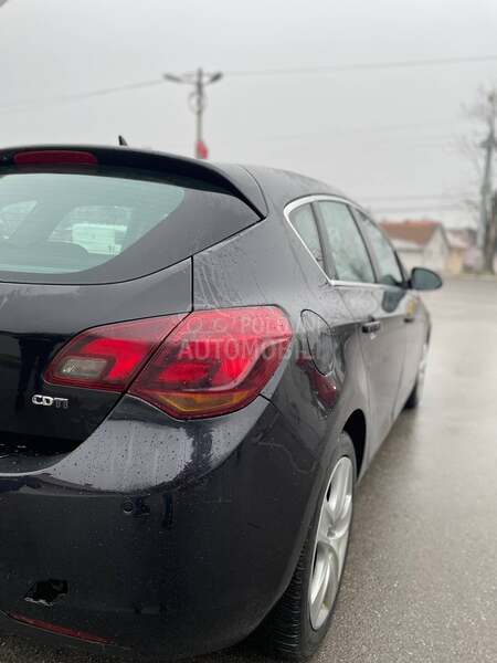 Opel Astra J 1.7 cdti COSMO