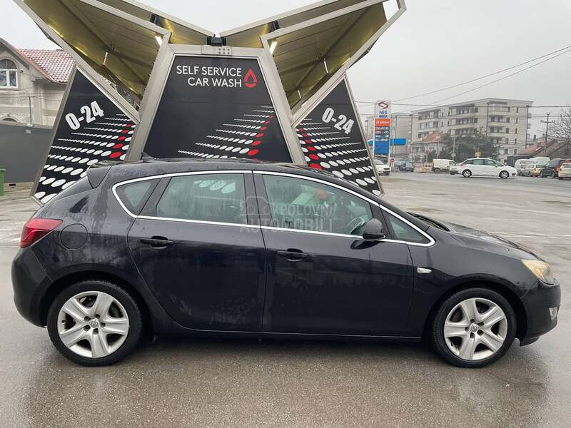 Opel Astra J 1.7 cdti COSMO