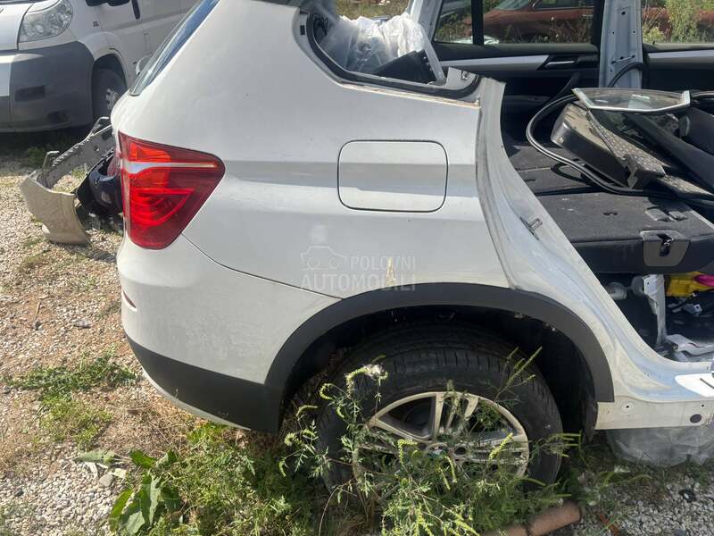 kompletan auto u delovima