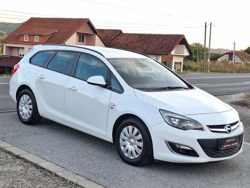 Opel Astra J 