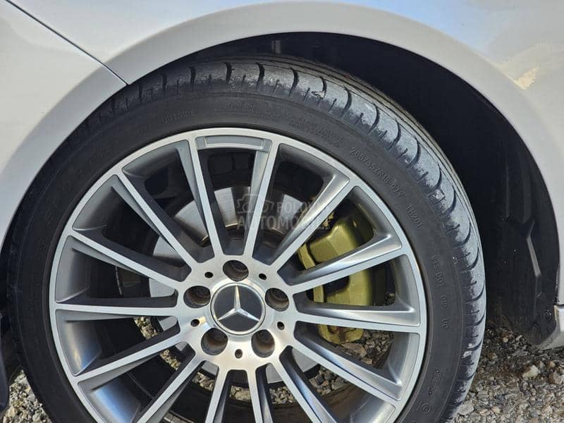 Mercedes Benz E 220 7G Tronic