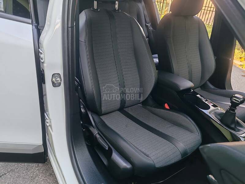 Peugeot 2008 1.2 turbo ALLURE
