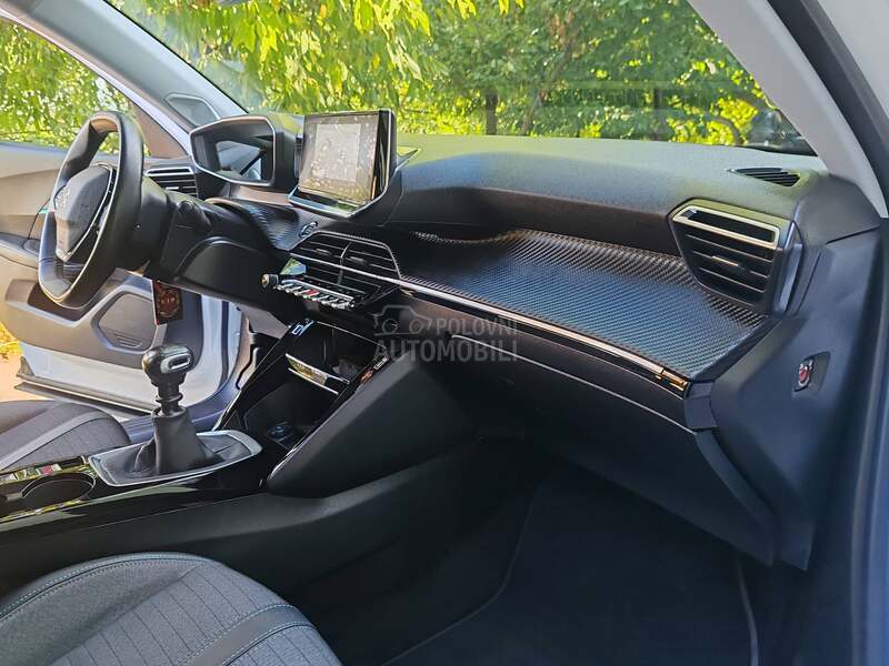Peugeot 2008 1.2 turbo ALLURE