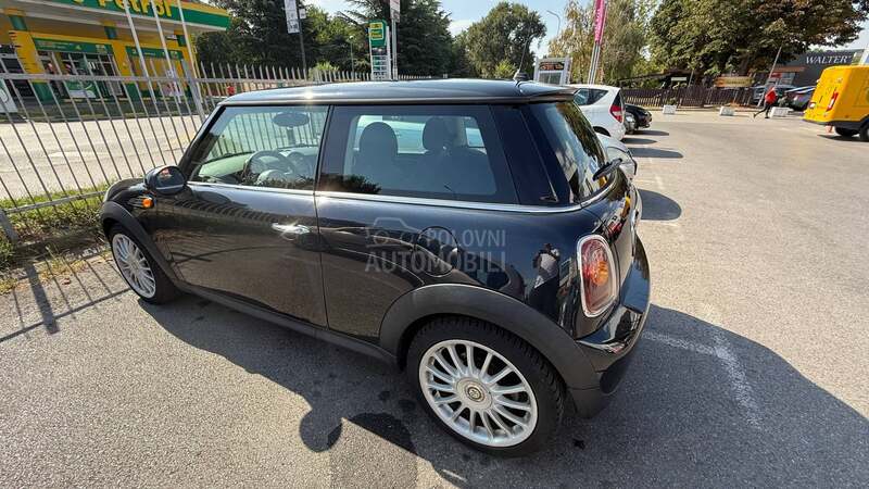 MINI Cooper R56