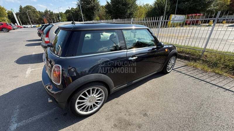 MINI Cooper R56