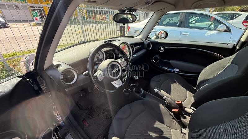 MINI Cooper R56
