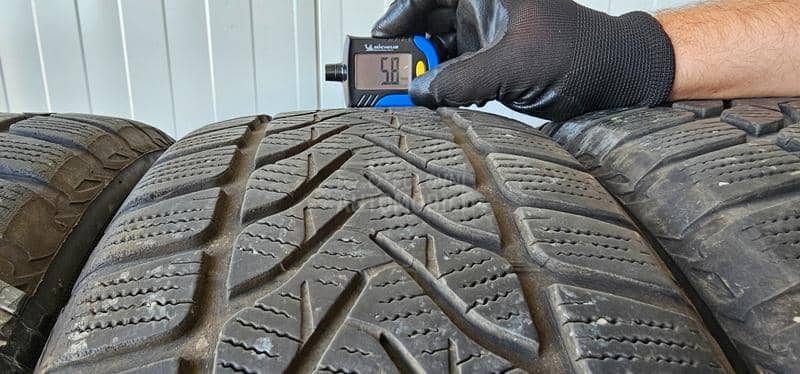 Lassa 215/60 R17 Zimska