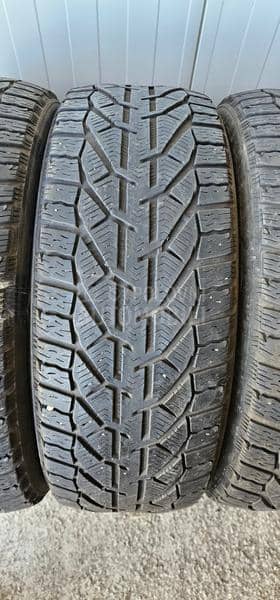 Tigar 235/55 R19 Zimska