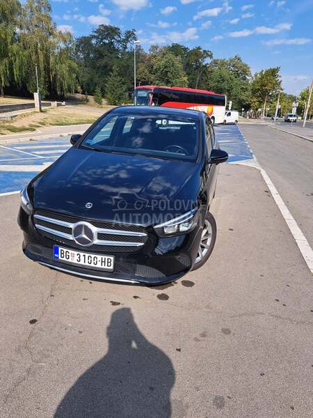 Mercedes Benz B 180 