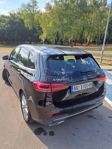 Mercedes Benz B 180 
