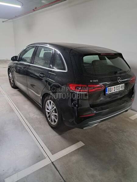 Mercedes Benz B 180 