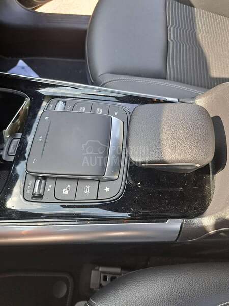 Mercedes Benz B 180 