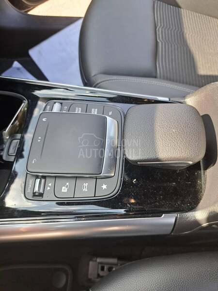 Mercedes Benz B 180 