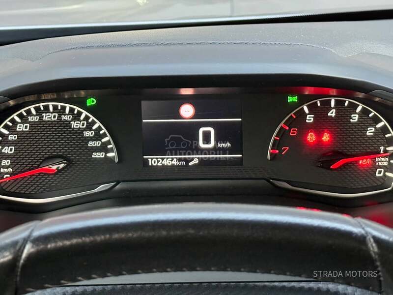 Peugeot 2008 1.2 PT NAVY Opiis