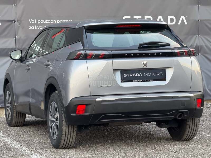 Peugeot 2008 1.2 PT NAVY Opiis