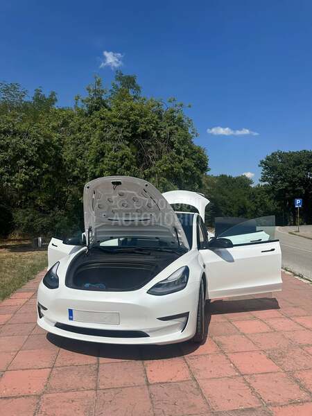 Tesla Model 3 Performance