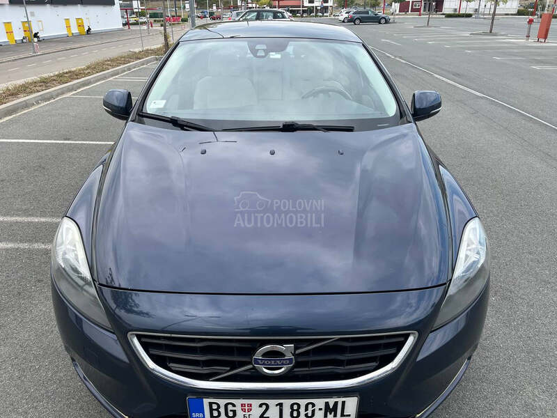Volvo V40 