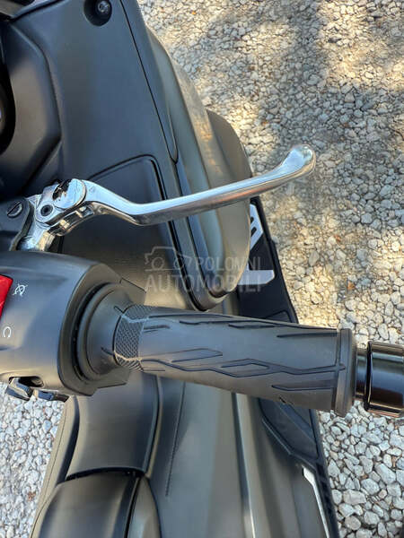 Yamaha T Max 560