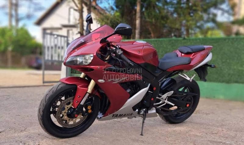 Yamaha R1