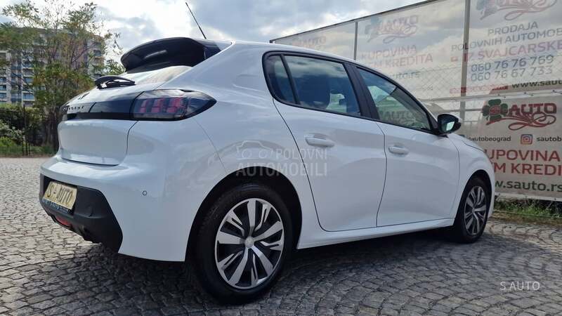 Peugeot 208 KREDlTl/NAVl