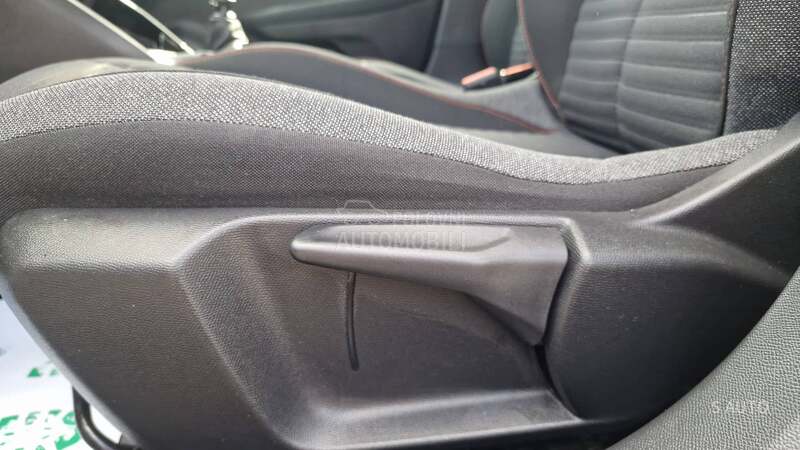 Peugeot 208 KREDlTl/NAVl