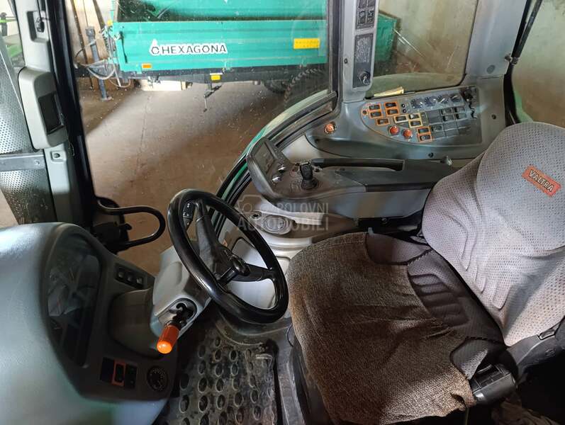 Valtra N142