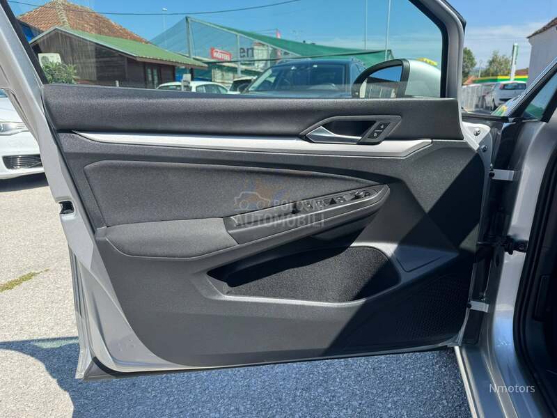 Volkswagen Golf 8 1.5 tgi
