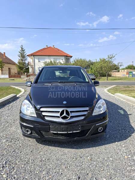 Mercedes Benz B 180 
