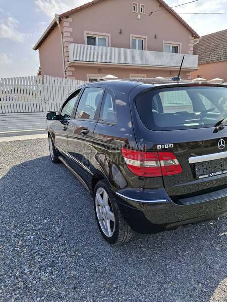 Mercedes Benz B 180 