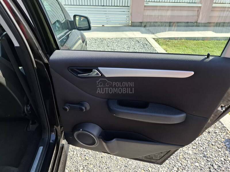 Mercedes Benz B 180 