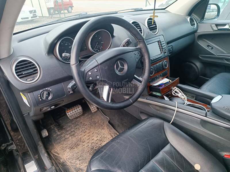 Mercedes Benz ML 500 