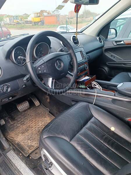 Mercedes Benz ML 500 