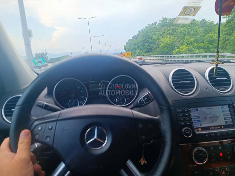 Mercedes Benz ML 500 