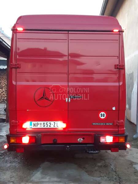 Mercedes Benz 814DKA
