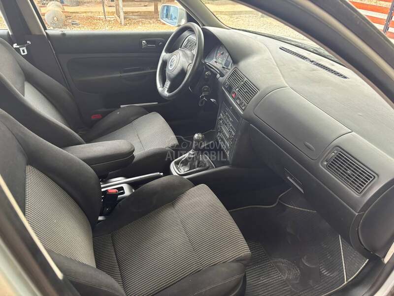 Volkswagen Golf 4 2.0 i