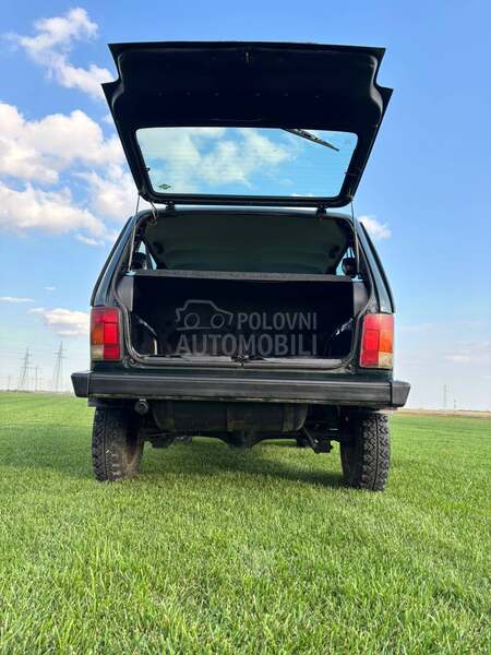 Lada Niva 
