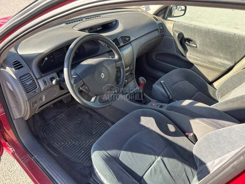Renault Laguna 