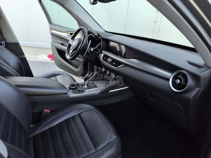 Alfa Romeo Stelvio 2.0 Q4