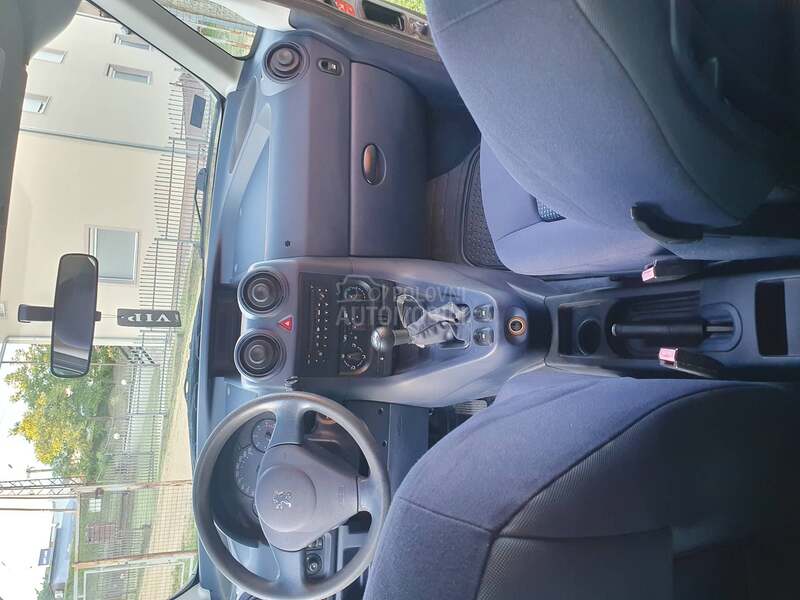 Peugeot 1007 