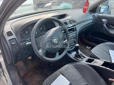 Centralna - središnja konzola za Renault Laguna od 2000. do 2007. god.