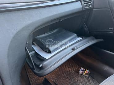 Kaseta - fioka za Renault Laguna od 2000. do 2007. god.