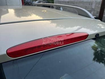 Stop svetlo treće karavan za Renault Laguna od 2000. do 2007. god.