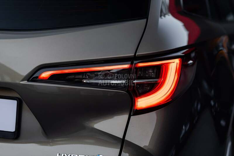 Toyota Corolla HYBRID/LUNA