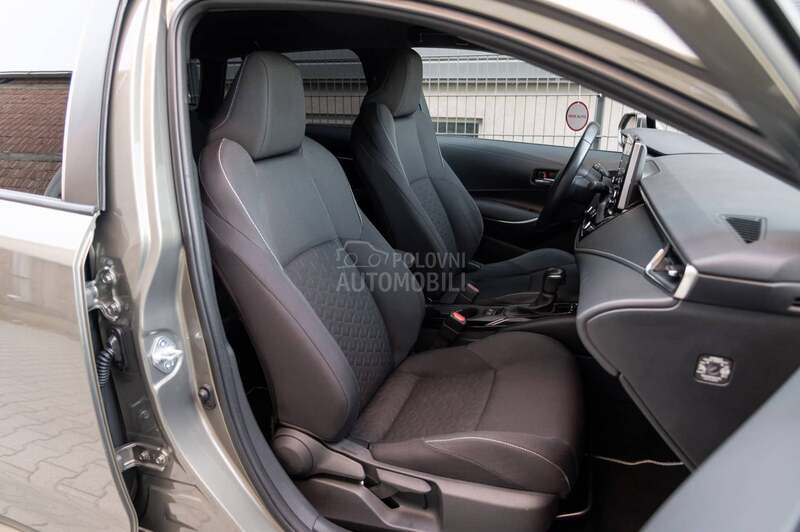 Toyota Corolla HYBRID/LUNA