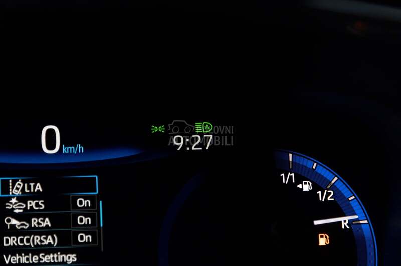 Toyota Corolla HYBRID/LUNA