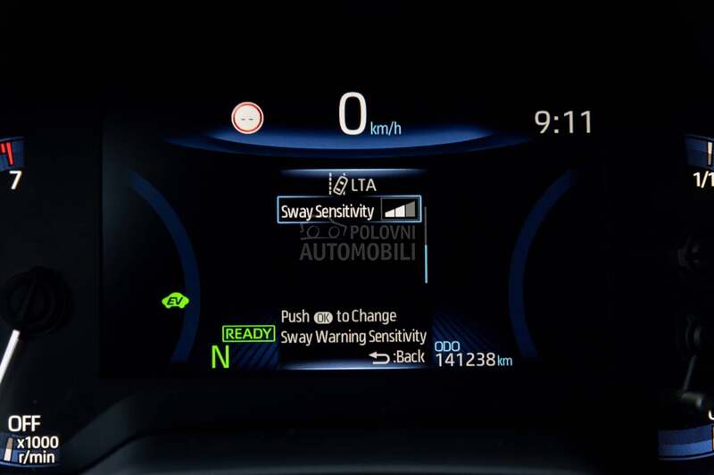 Toyota Corolla HYBRID/LUNA