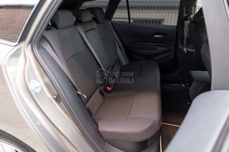 Toyota Corolla HYBRID/LUNA