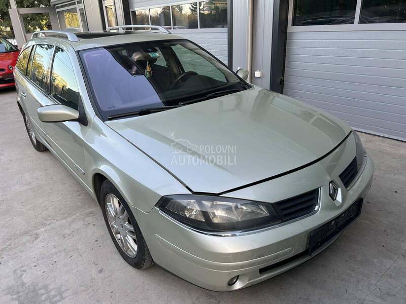 Branik prednji zeleni MV190